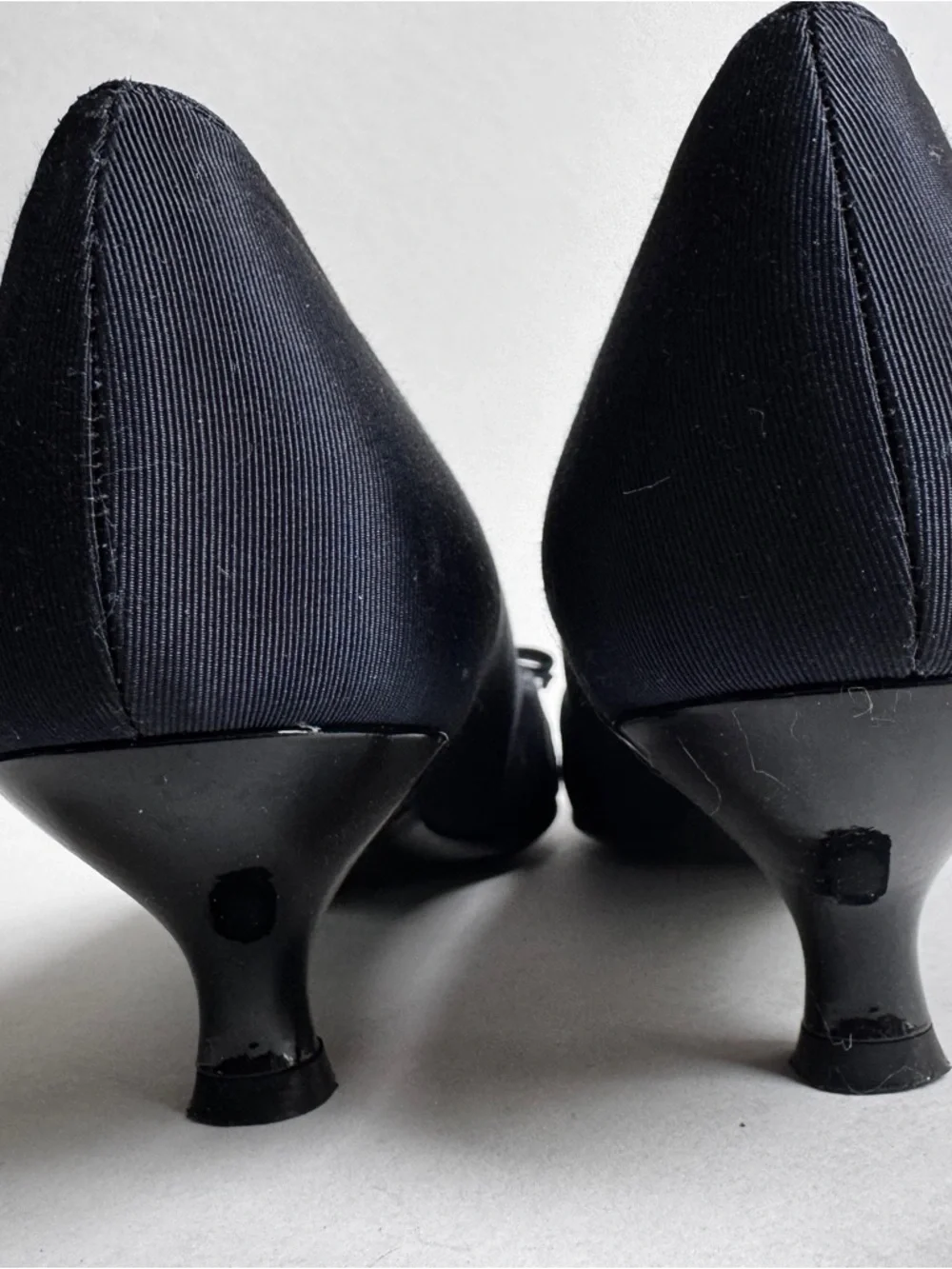 Salvatore Ferragamo Vara Navy Grosgrain Bow Pumps Kitten Heel 10 3A Italy - Picture 2 of 10